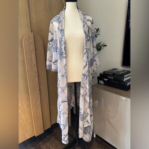 Olivaceous Blue and White Patterned Cover-up / Kimono - M/L